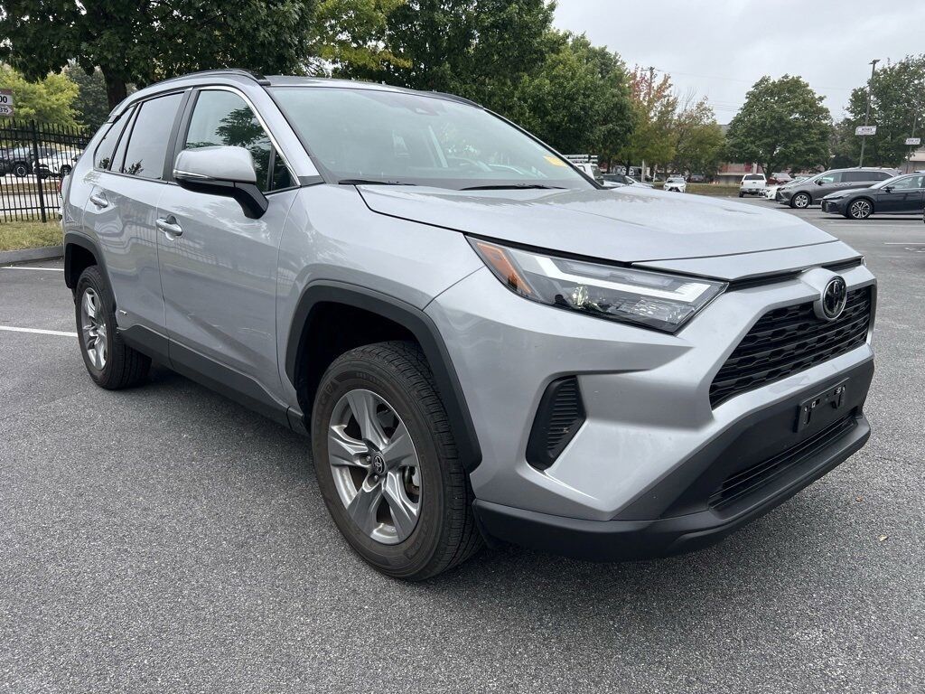 2025 Toyota RAV4 Hybrid XLE