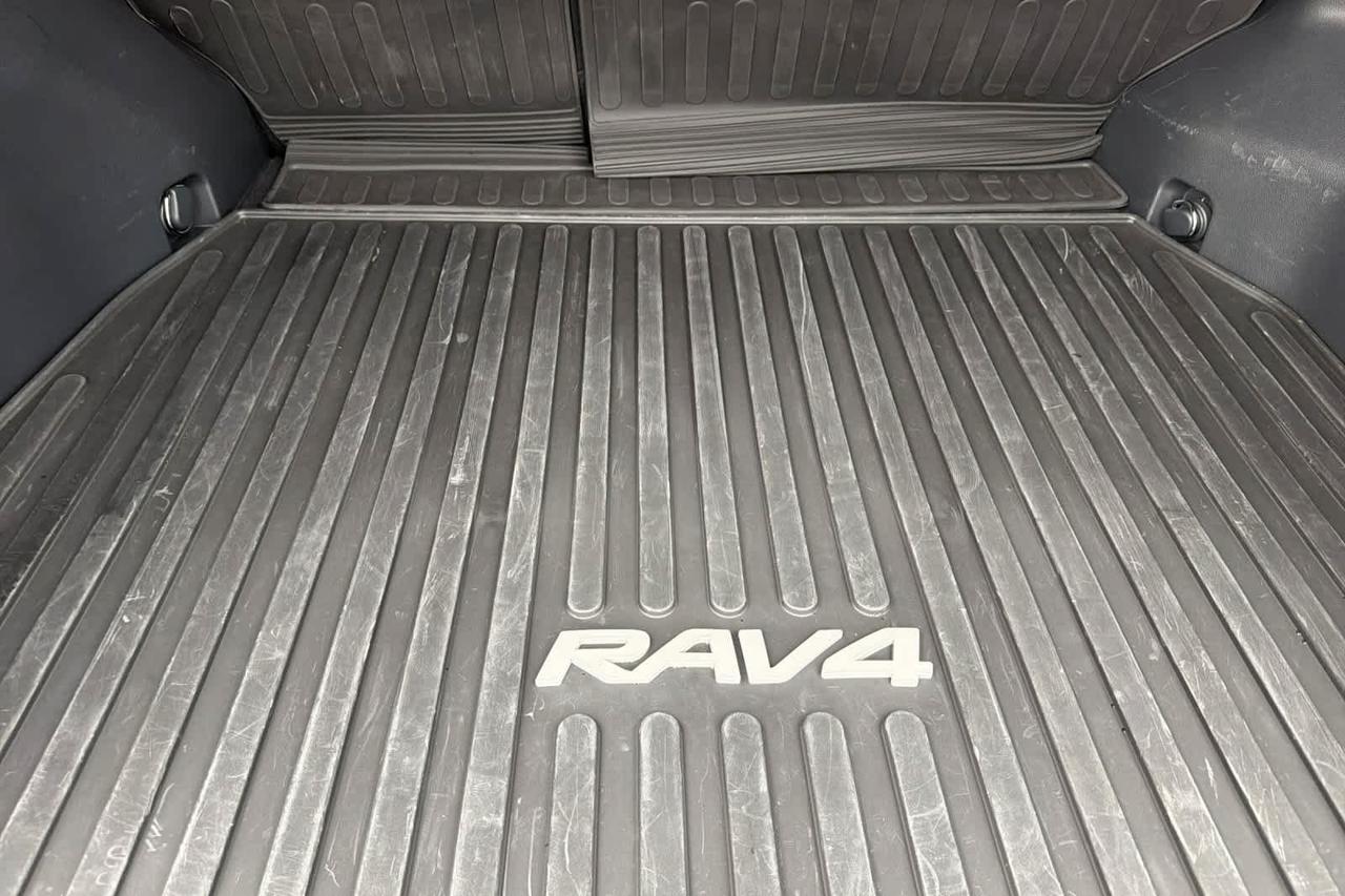 2025 Toyota RAV4 Hybrid XSE Roseville CA