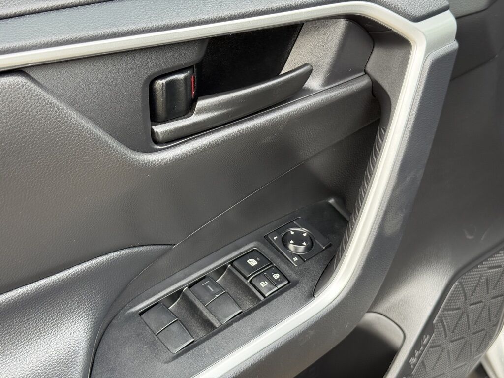 2025 Toyota RAV4 LE Crestwood KY