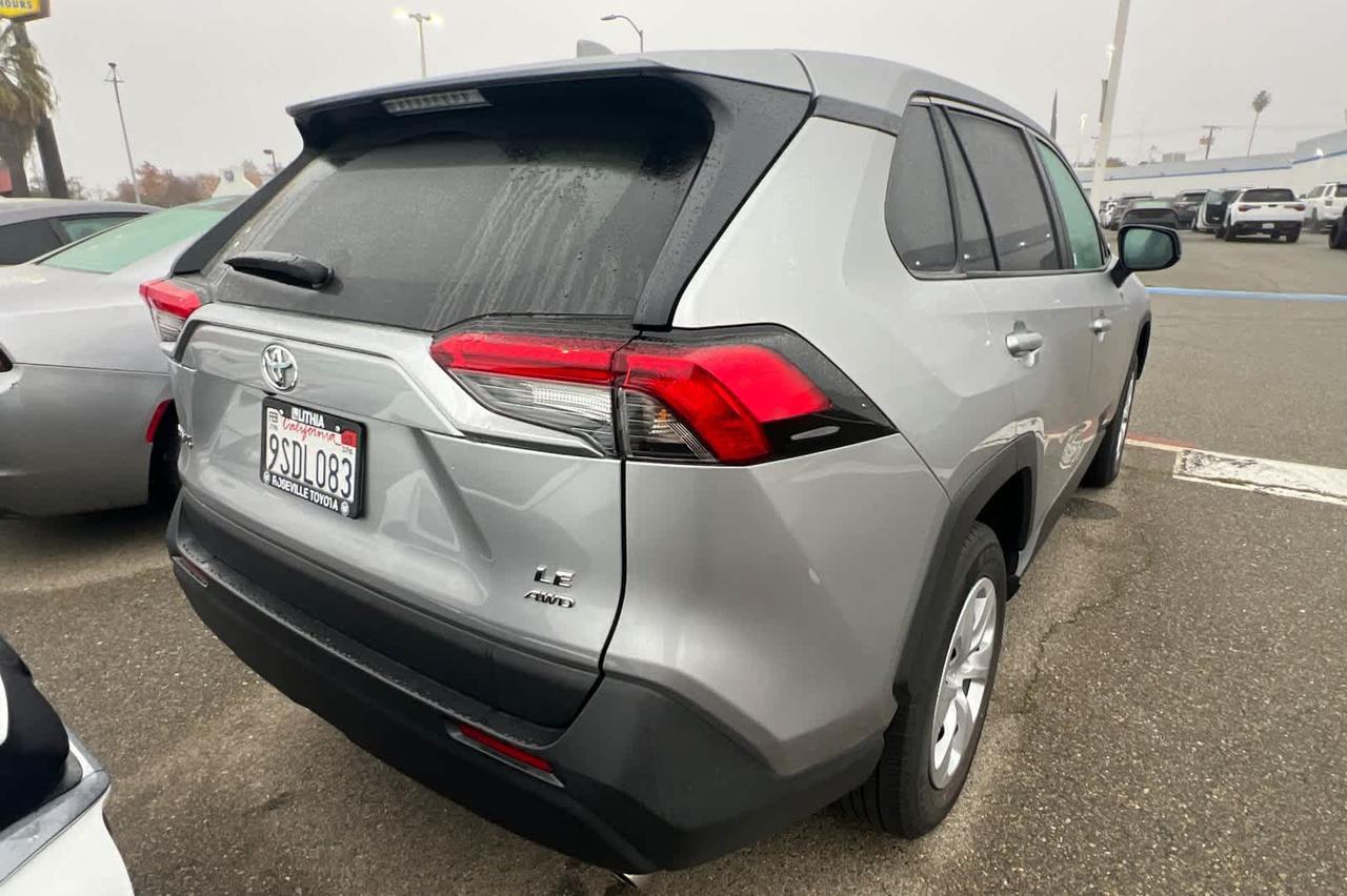 2025 Toyota RAV4 LE