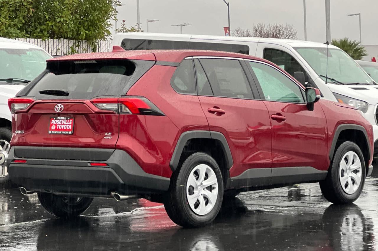 2025 Toyota RAV4 LE