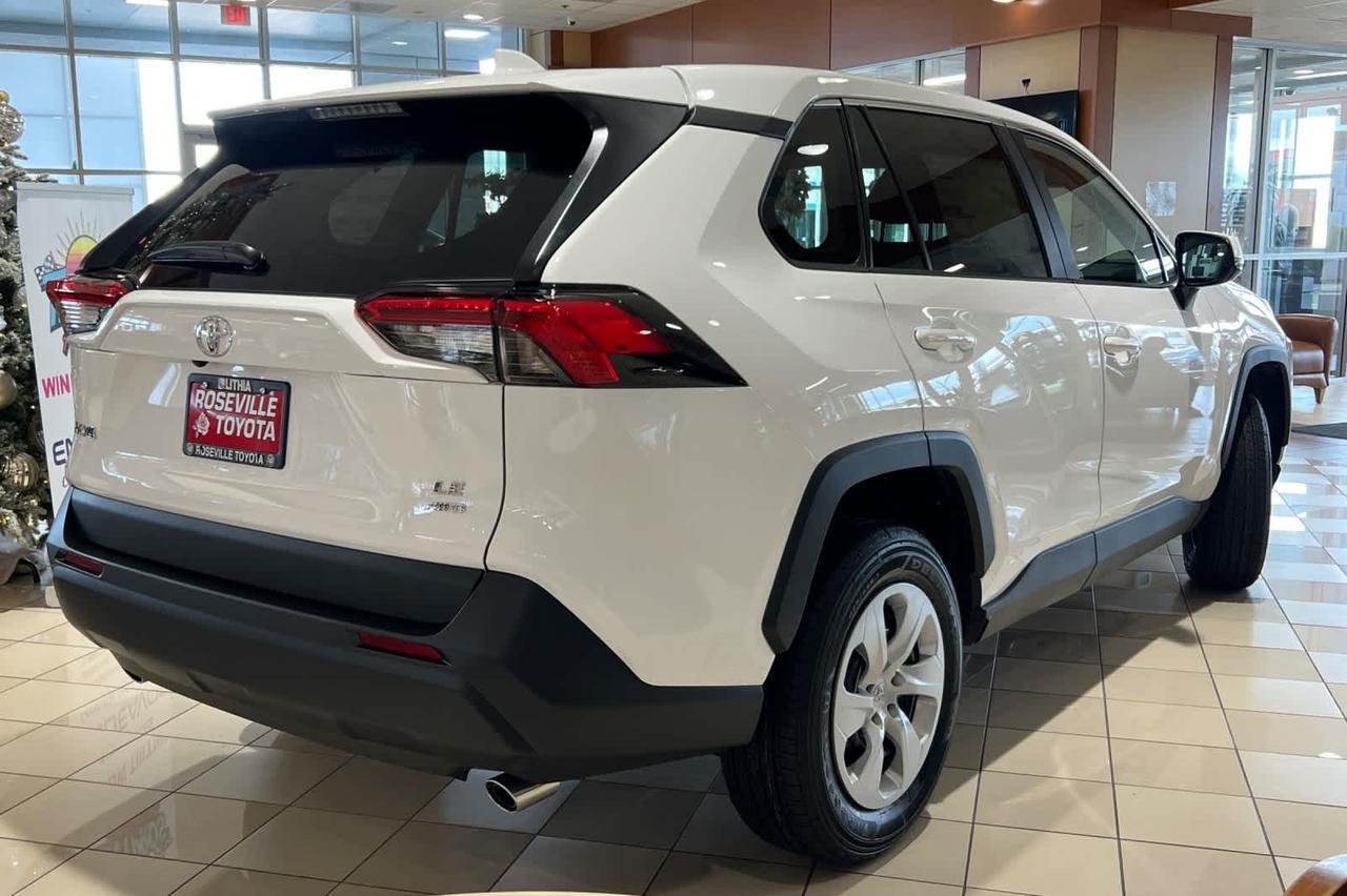 2025 Toyota RAV4 LE