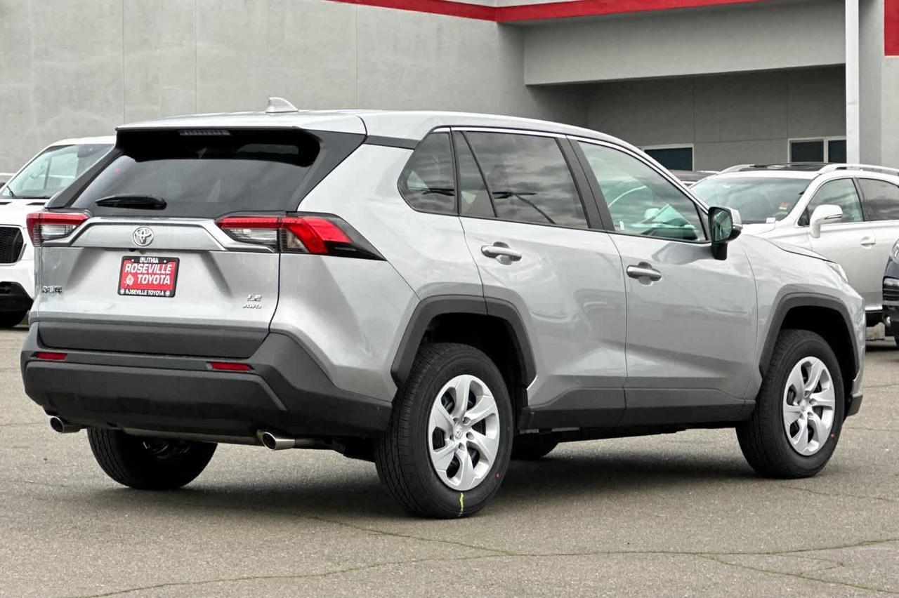 2025 Toyota RAV4 LE