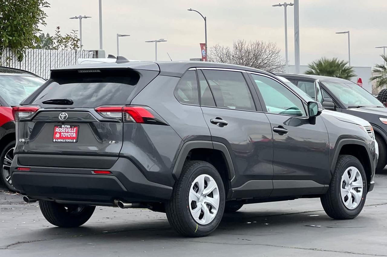 2025 Toyota RAV4 LE