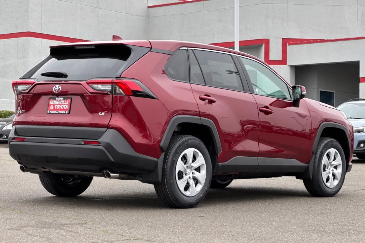 2025 Toyota RAV4 LE