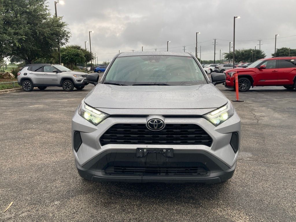 2025 Toyota RAV4 LE