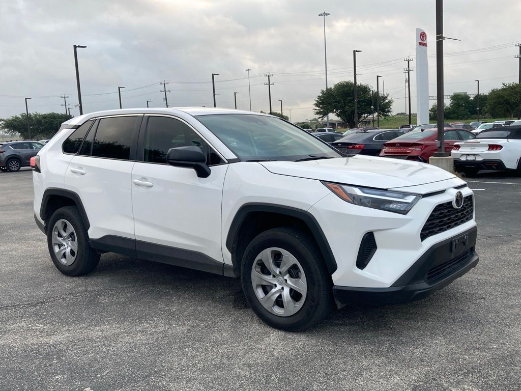 2025 Toyota RAV4 LE