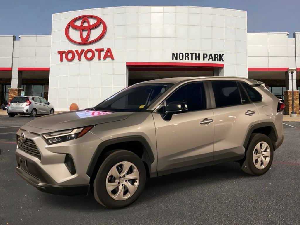 2025 Toyota RAV4 LE
