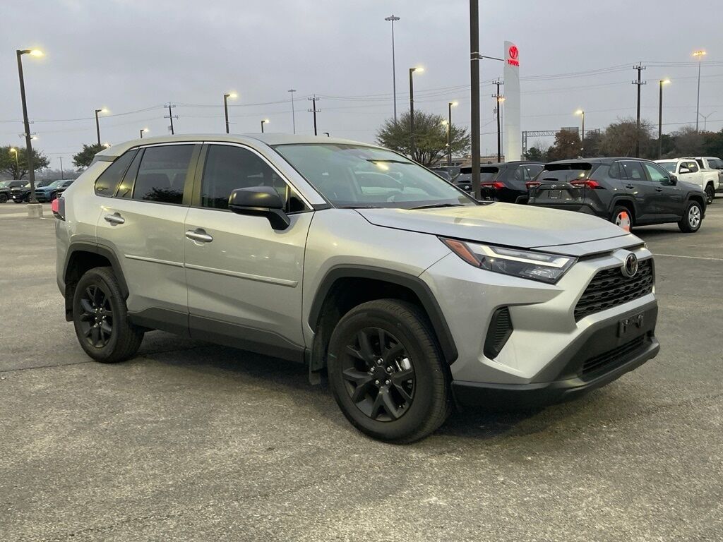 2025 Toyota RAV4 LE