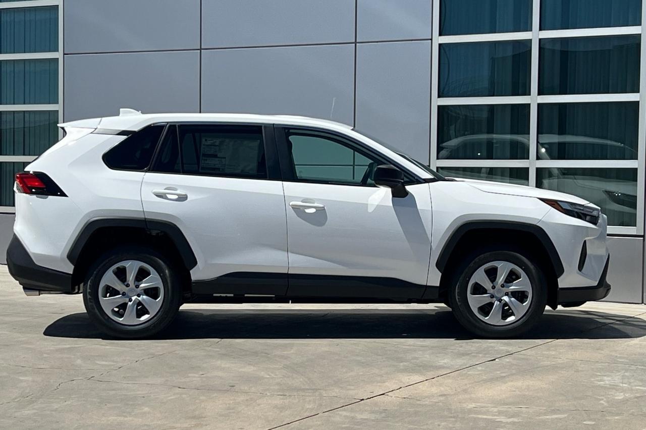 2025 Toyota RAV4 LE Ontario OR