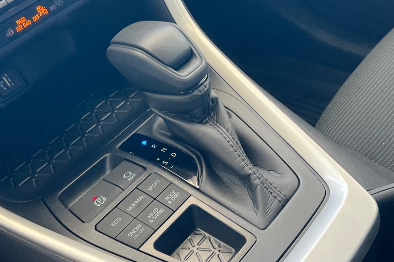 2025 Toyota RAV4 LE Ontario OR
