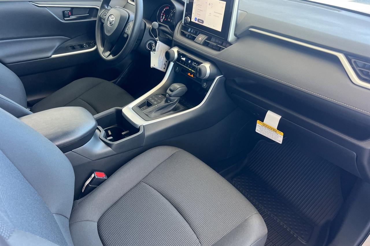 2025 Toyota RAV4 LE Ontario OR