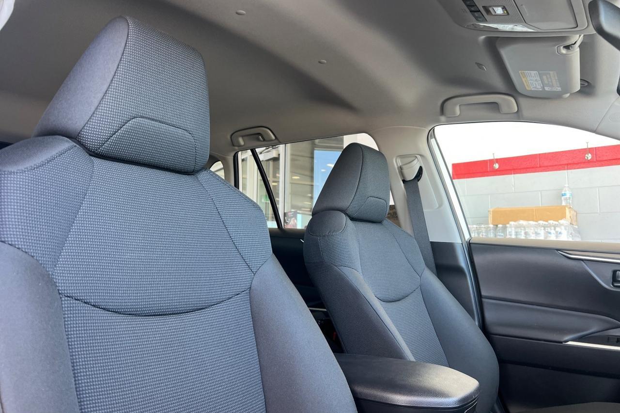 2025 Toyota RAV4 LE Ontario OR