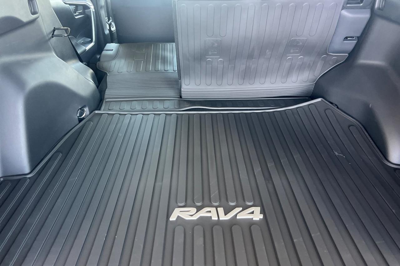 2025 Toyota RAV4 LE Ontario OR