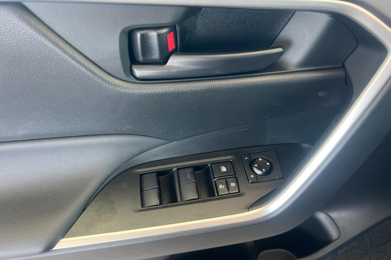 2025 Toyota RAV4 LE Ontario OR