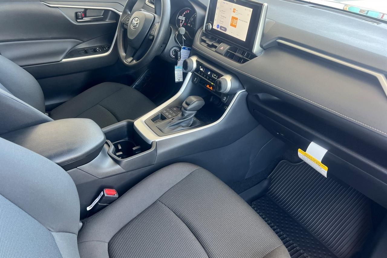 2025 Toyota RAV4 LE Ontario OR