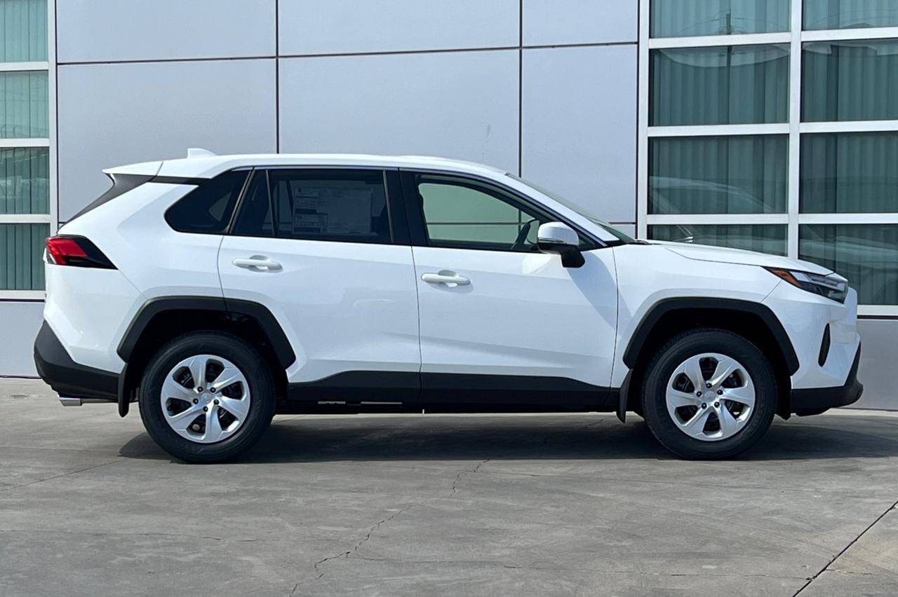 2025 Toyota RAV4 LE Ontario OR