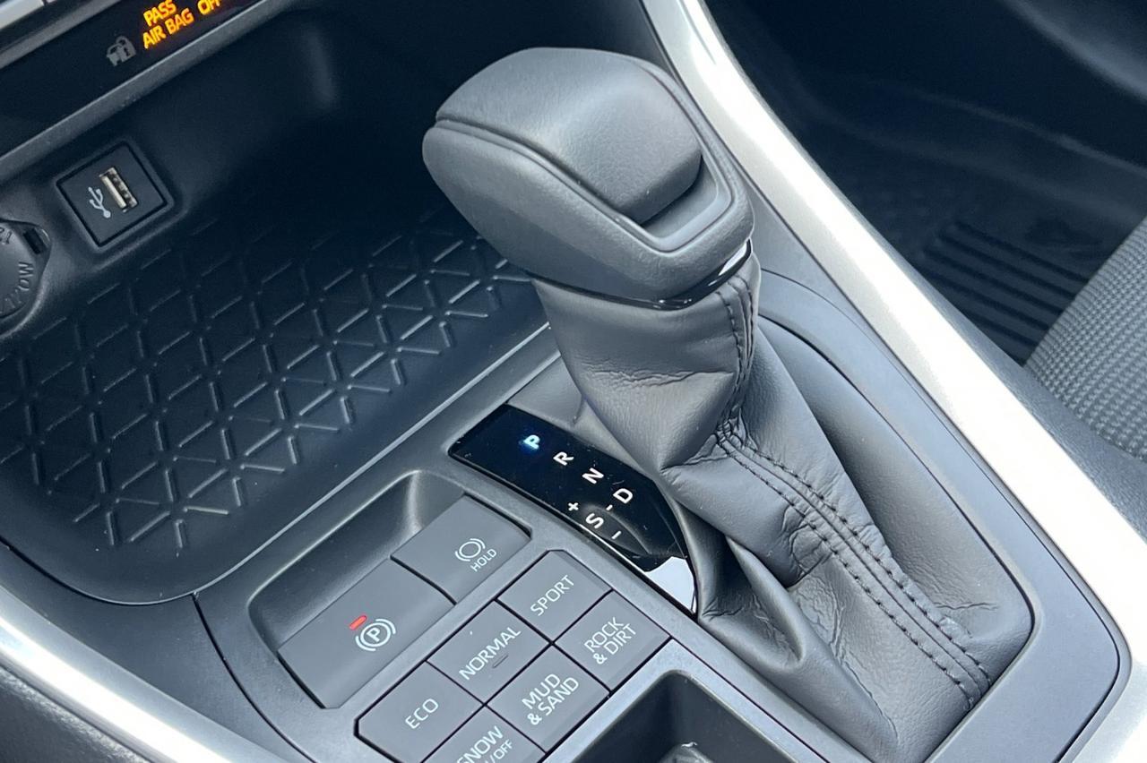 2025 Toyota RAV4 LE Ontario OR