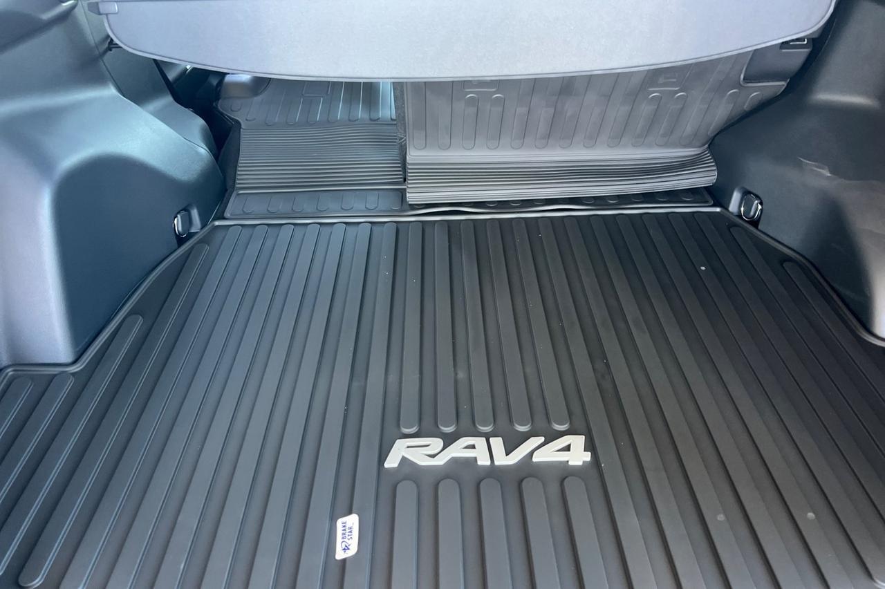 2025 Toyota RAV4 LE Ontario OR