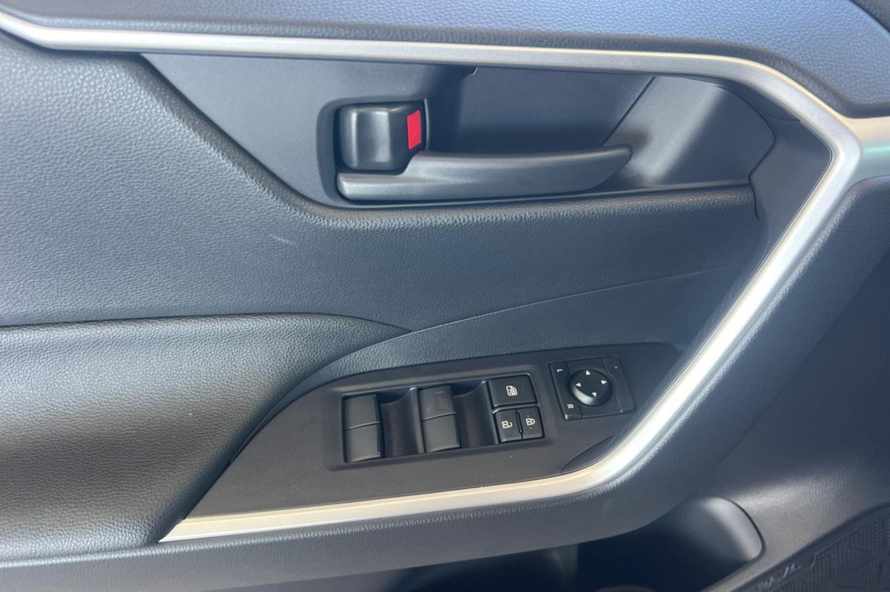 2025 Toyota RAV4 LE Ontario OR