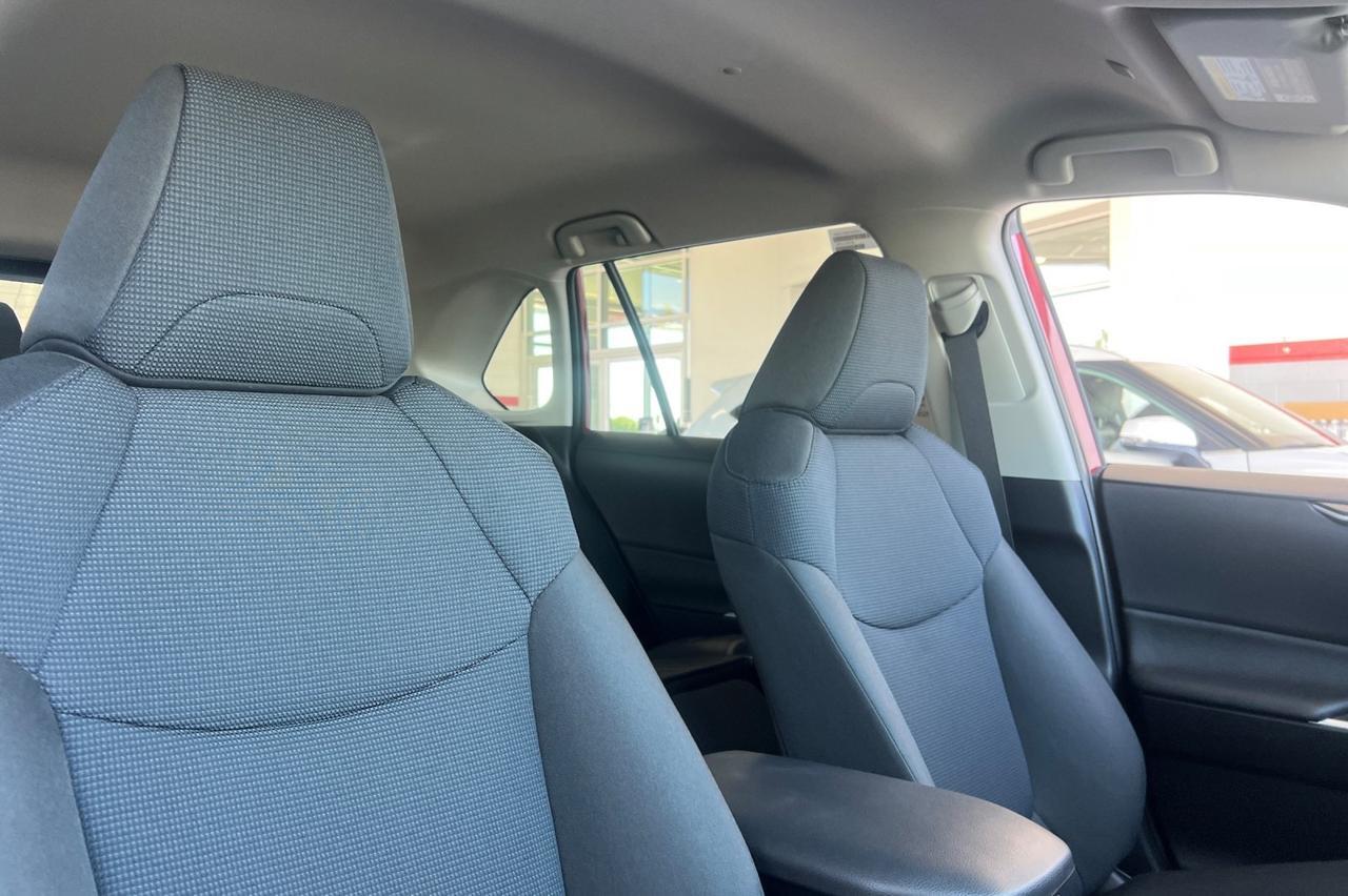 2025 Toyota RAV4 LE Ontario OR