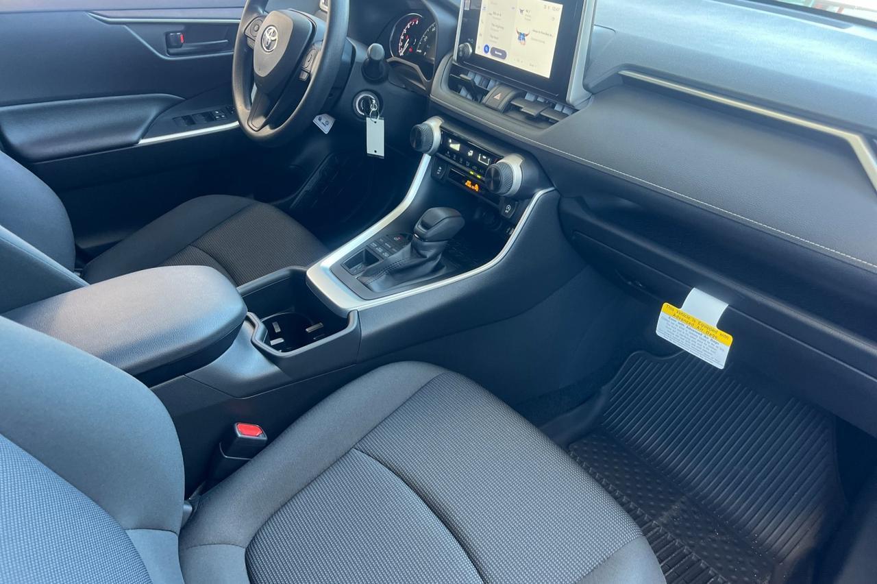 2025 Toyota RAV4 LE Ontario OR