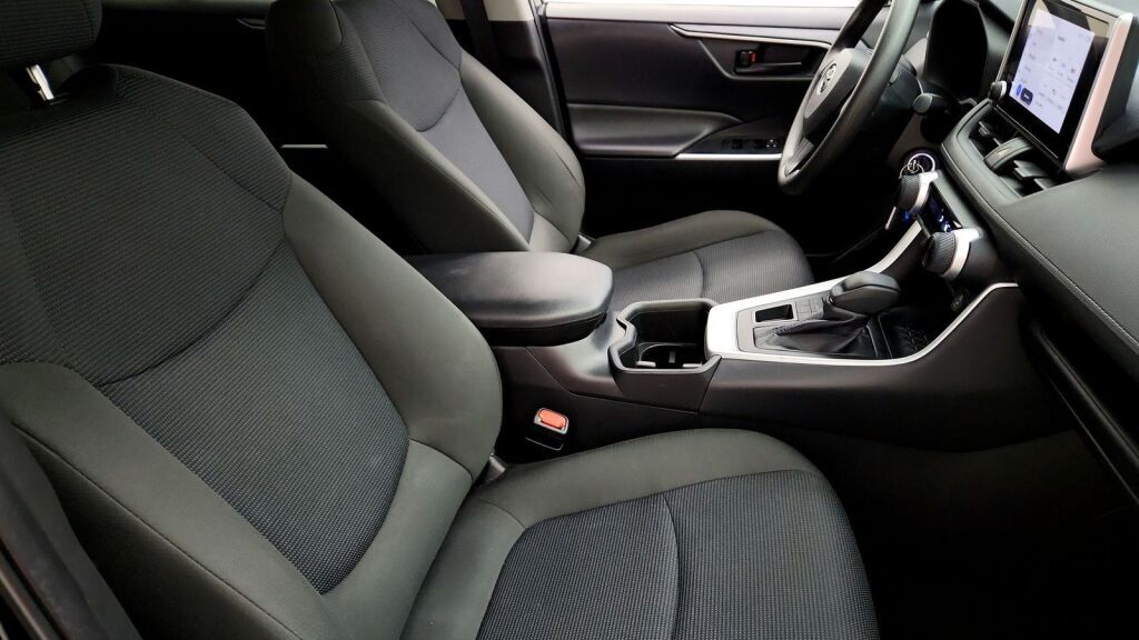 2025 Toyota RAV4 LE Laurel MD