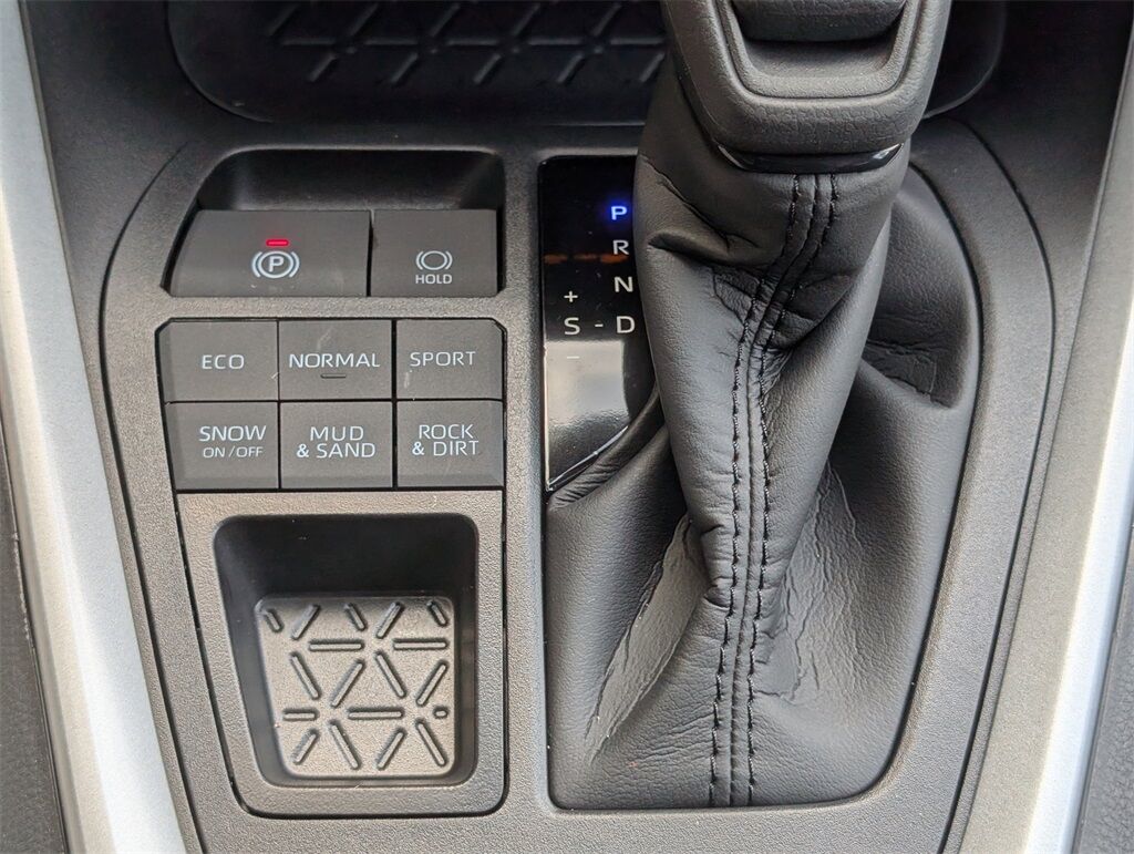 2025 Toyota RAV4 LE Cockeysville MD