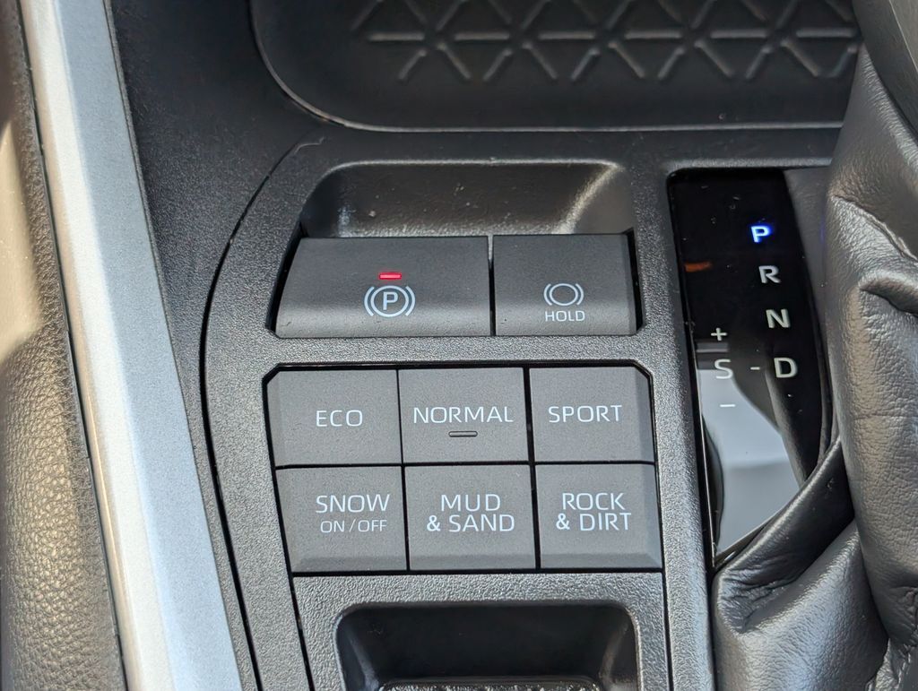 2025 Toyota RAV4 LE Cockeysville MD