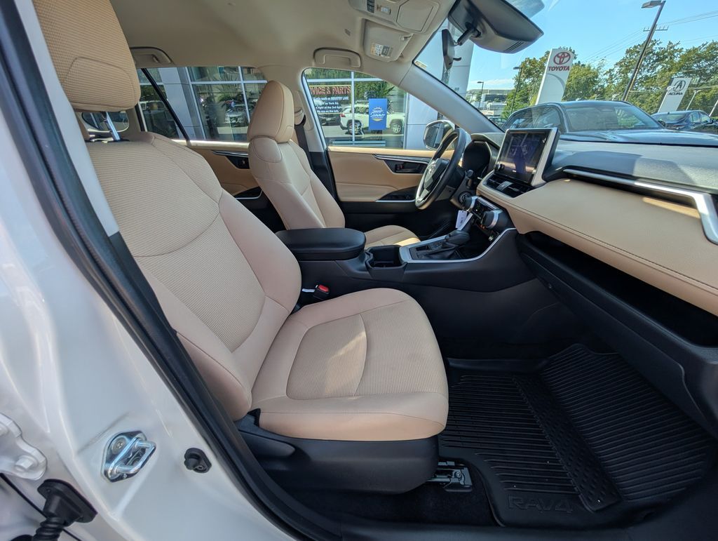 2025 Toyota RAV4 LE Cockeysville MD