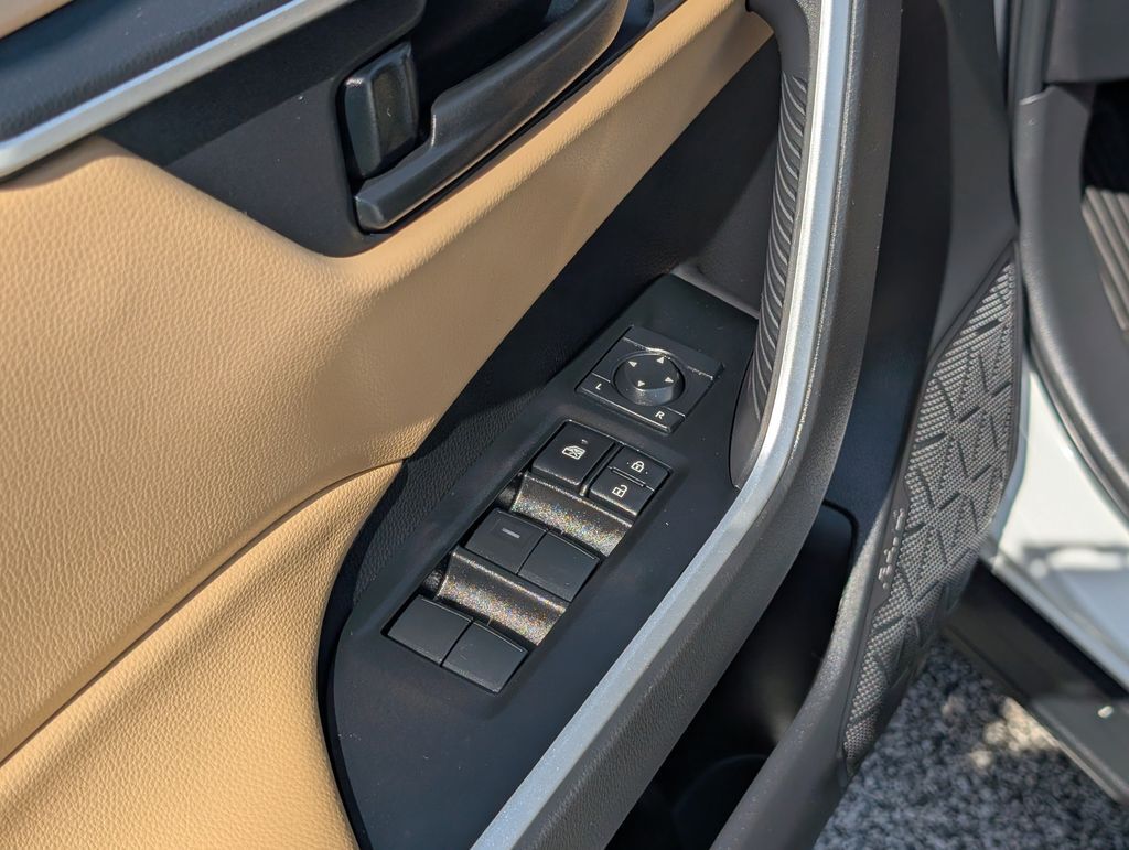 2025 Toyota RAV4 LE Cockeysville MD