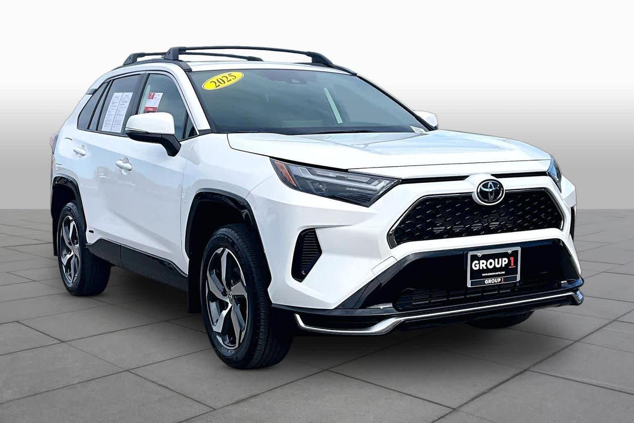 2025 Toyota RAV4 Plug-In Hybrid SE