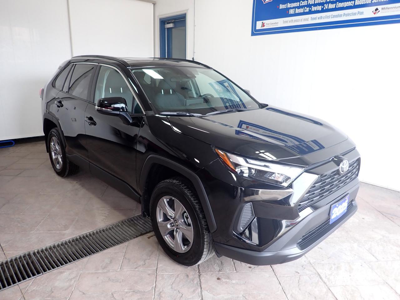 2025 Toyota RAV4 XLE AWD LEATHER SUNROOF