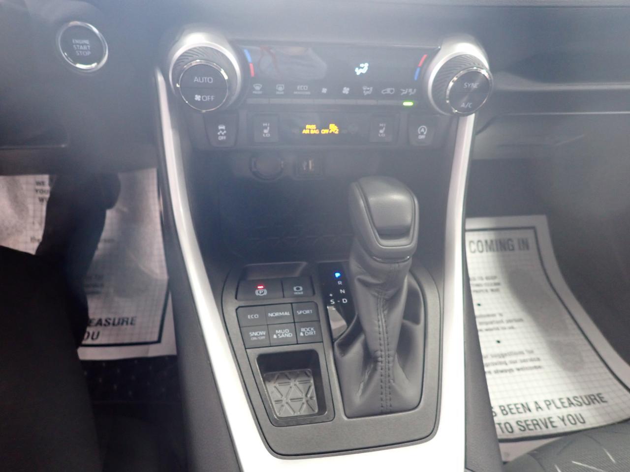 2025 Toyota RAV4 XLE AWD LEATHER SUNROOF Listowel ON