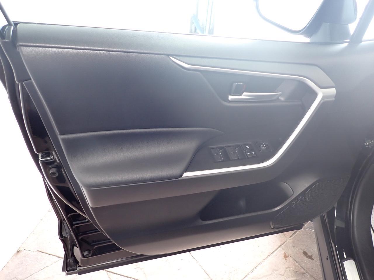 2025 Toyota RAV4 XLE AWD SUNROOF Listowel ON