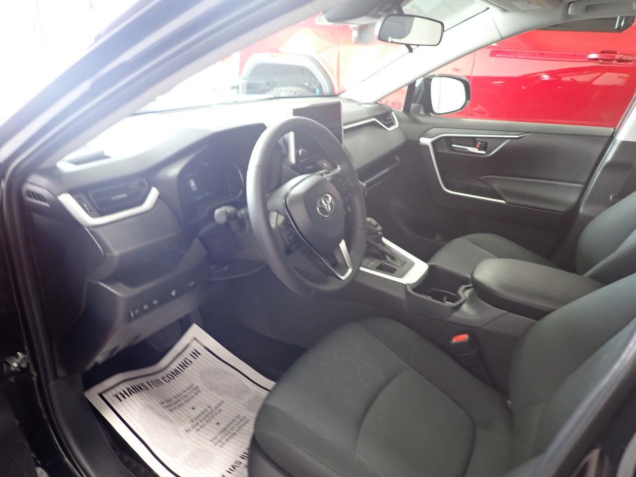 2025 Toyota RAV4 XLE AWD SUNROOF Listowel ON