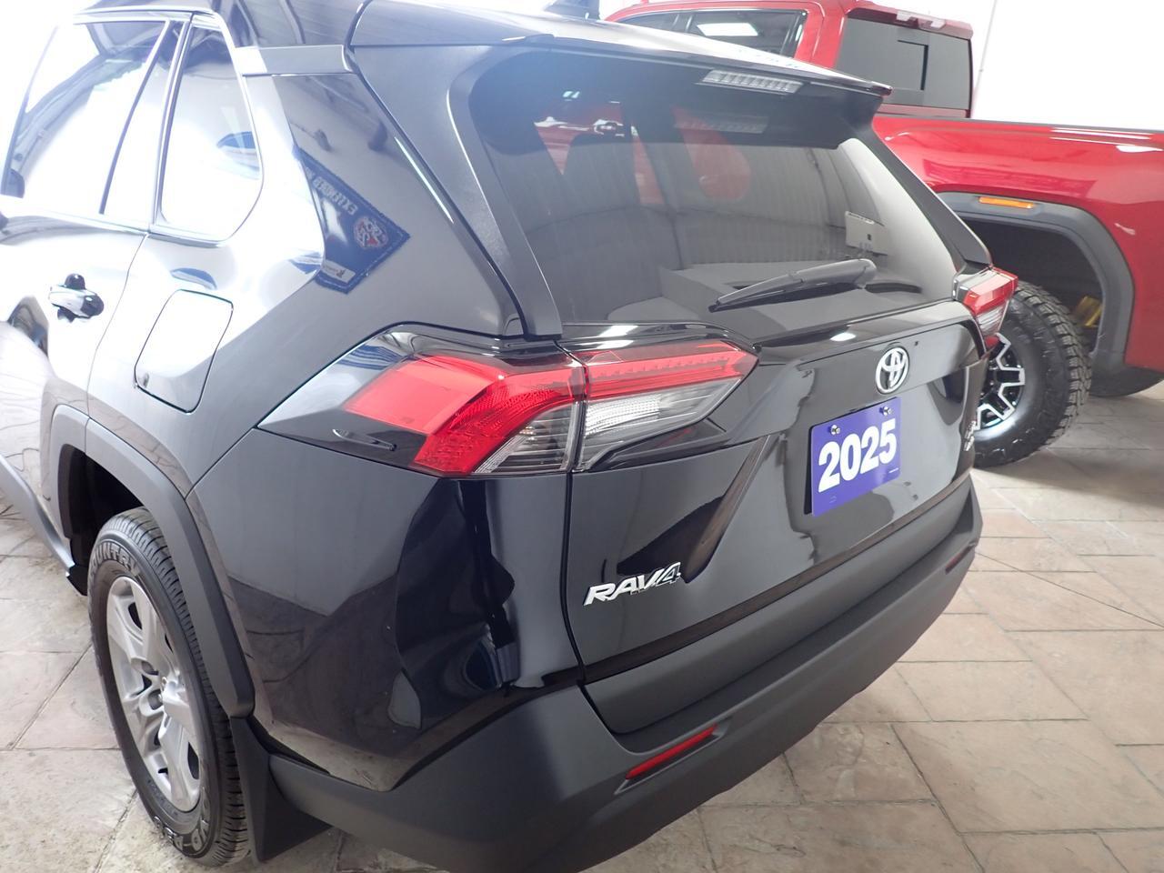 2025 Toyota RAV4 XLE AWD SUNROOF Listowel ON