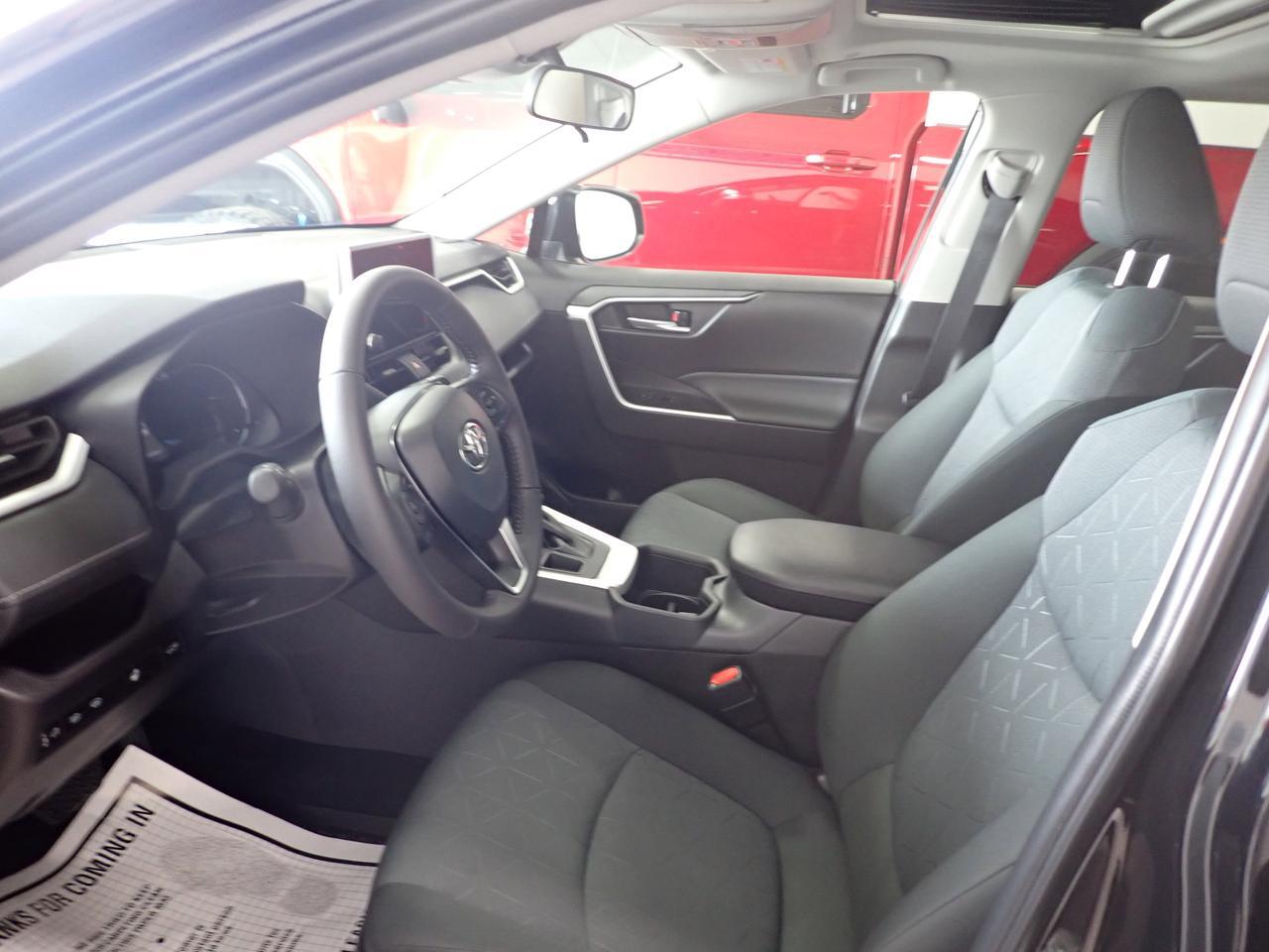 2025 Toyota RAV4 XLE AWD SUNROOF Listowel ON