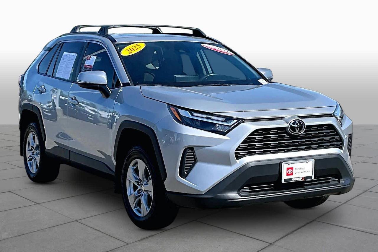 2025 Toyota RAV4 XLE