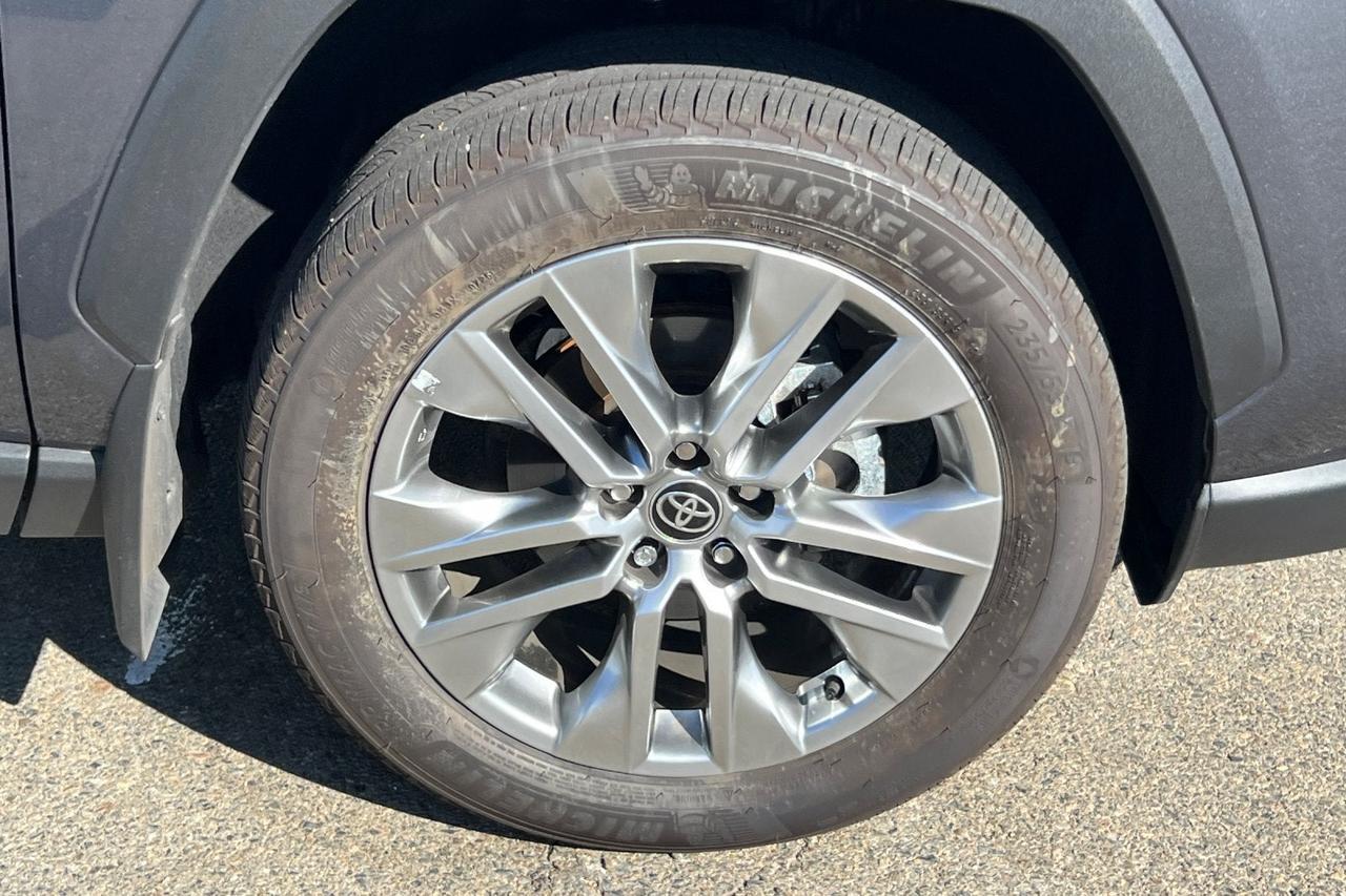 2025 Toyota RAV4 XLE Premium Roseville CA