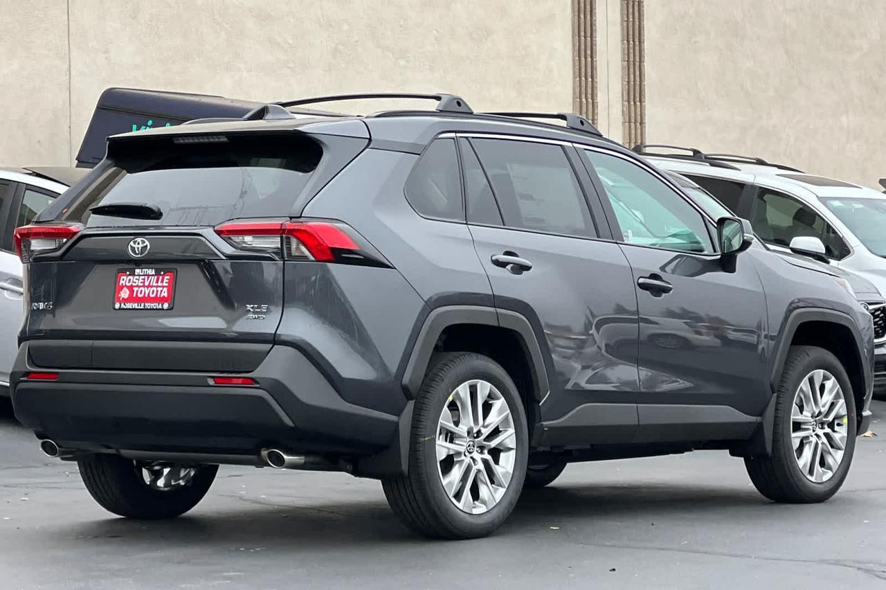 2025 Toyota RAV4 XLE Premium