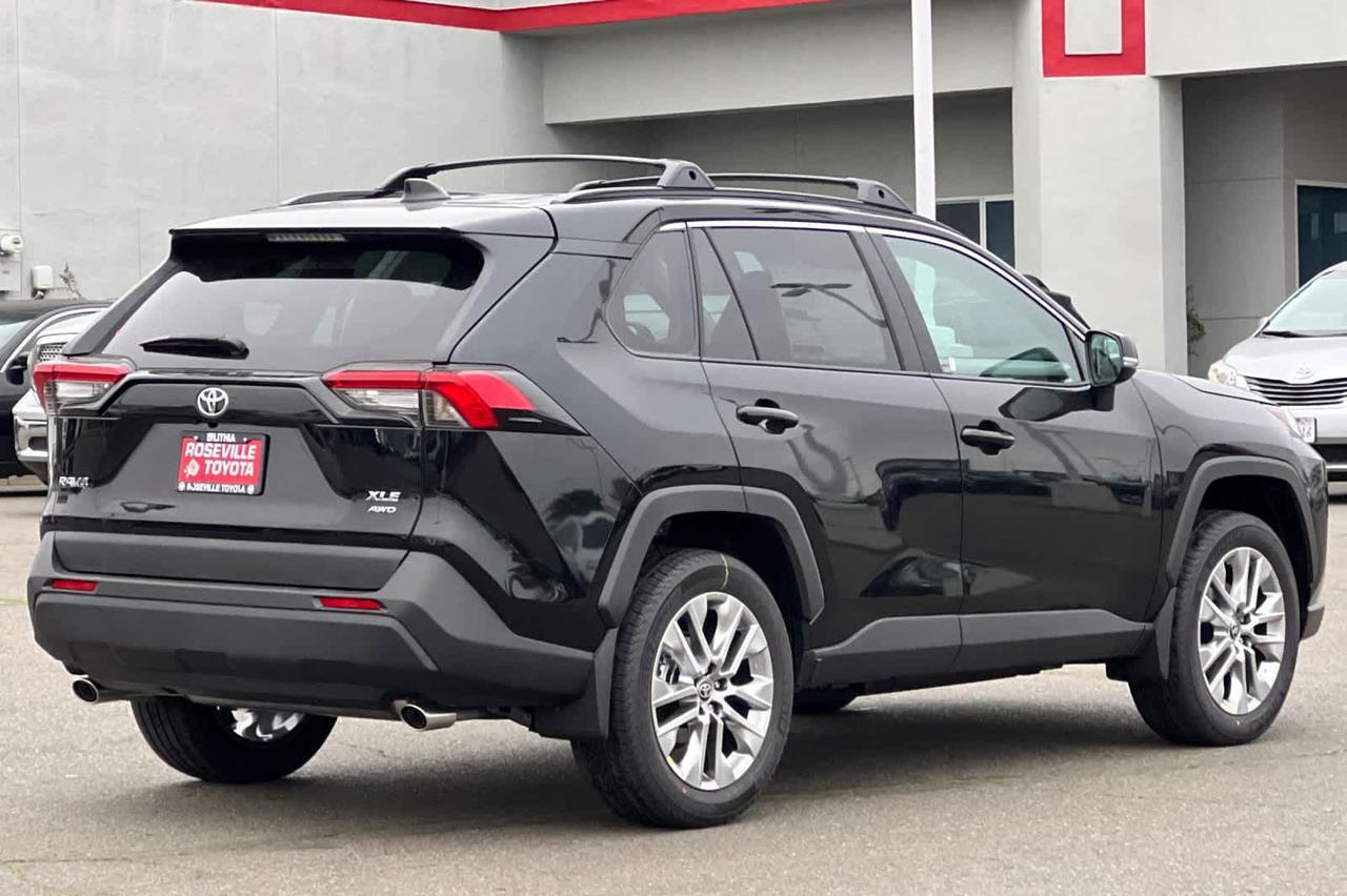 2025 Toyota RAV4 XLE Premium