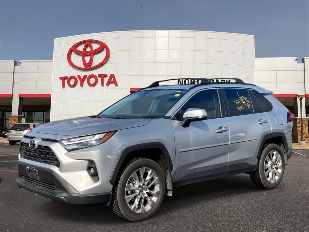 2025 Toyota RAV4 XLE Premium