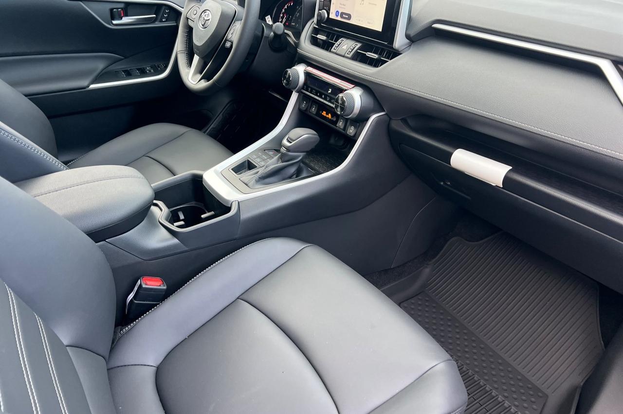 2025 Toyota RAV4 XLE Premium Ontario OR