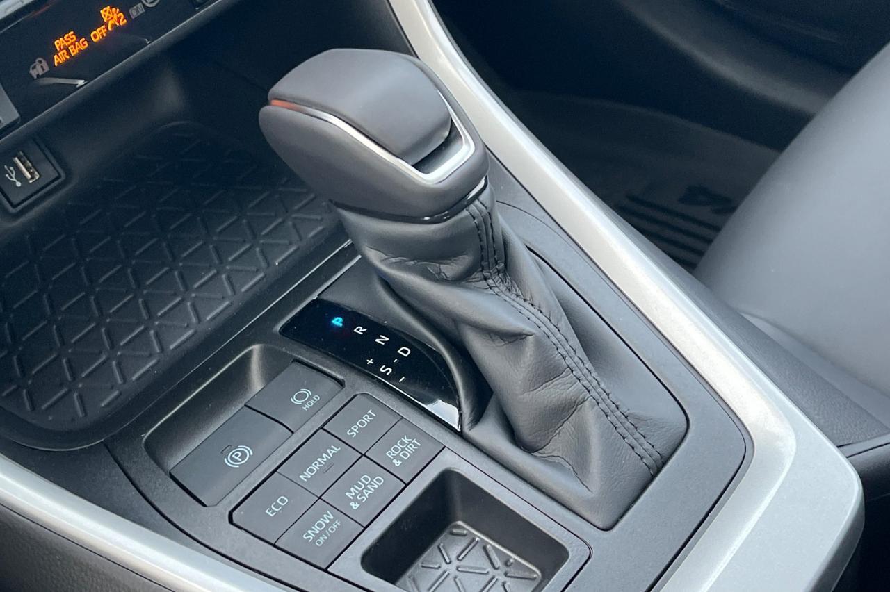 2025 Toyota RAV4 XLE Premium Ontario OR