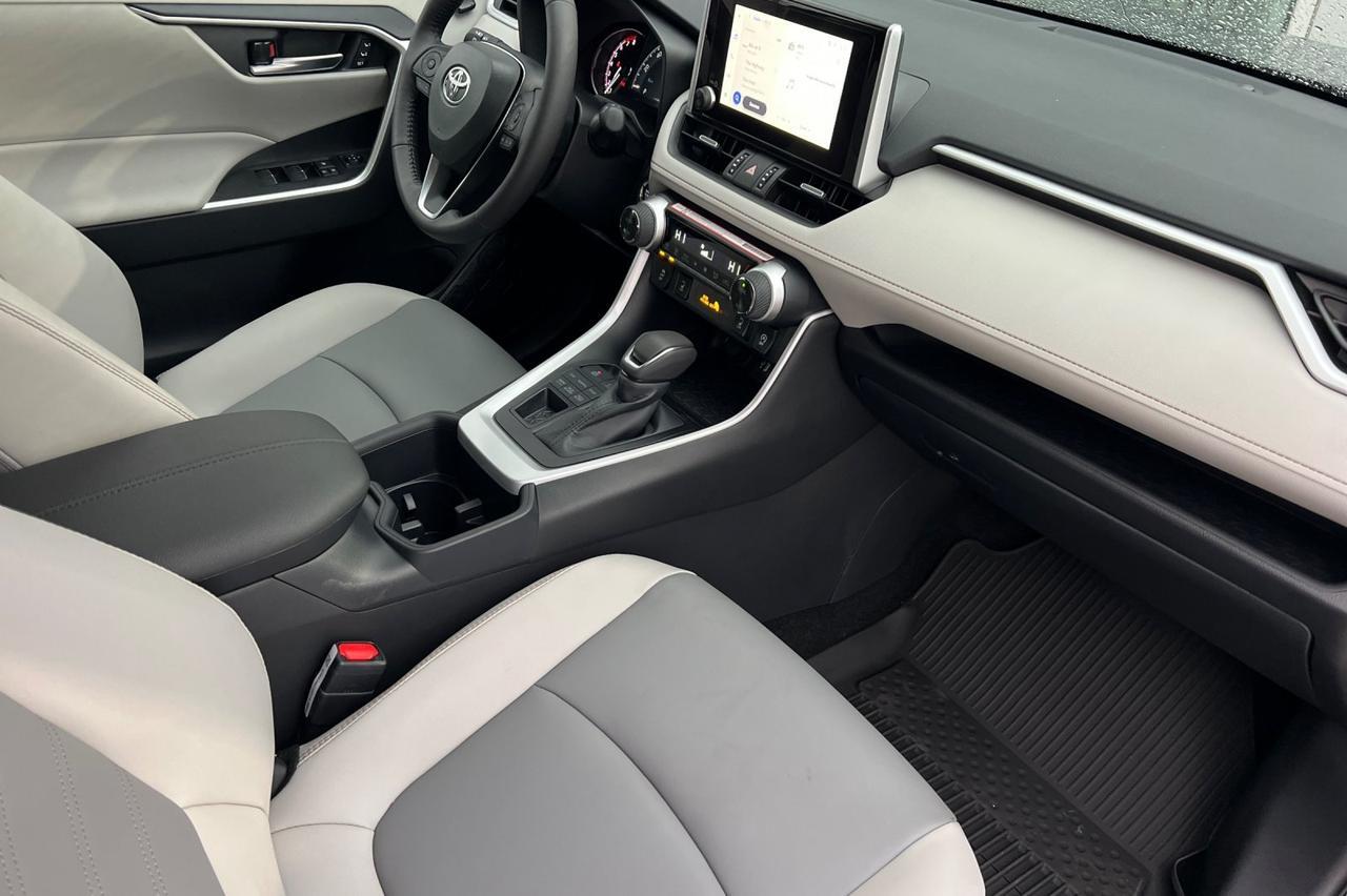 2025 Toyota RAV4 XLE Premium Ontario OR