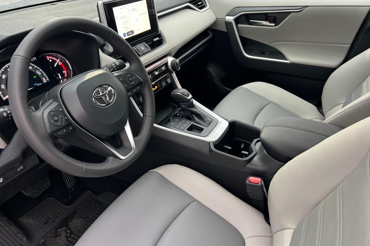 2025 Toyota RAV4 XLE Premium Ontario OR