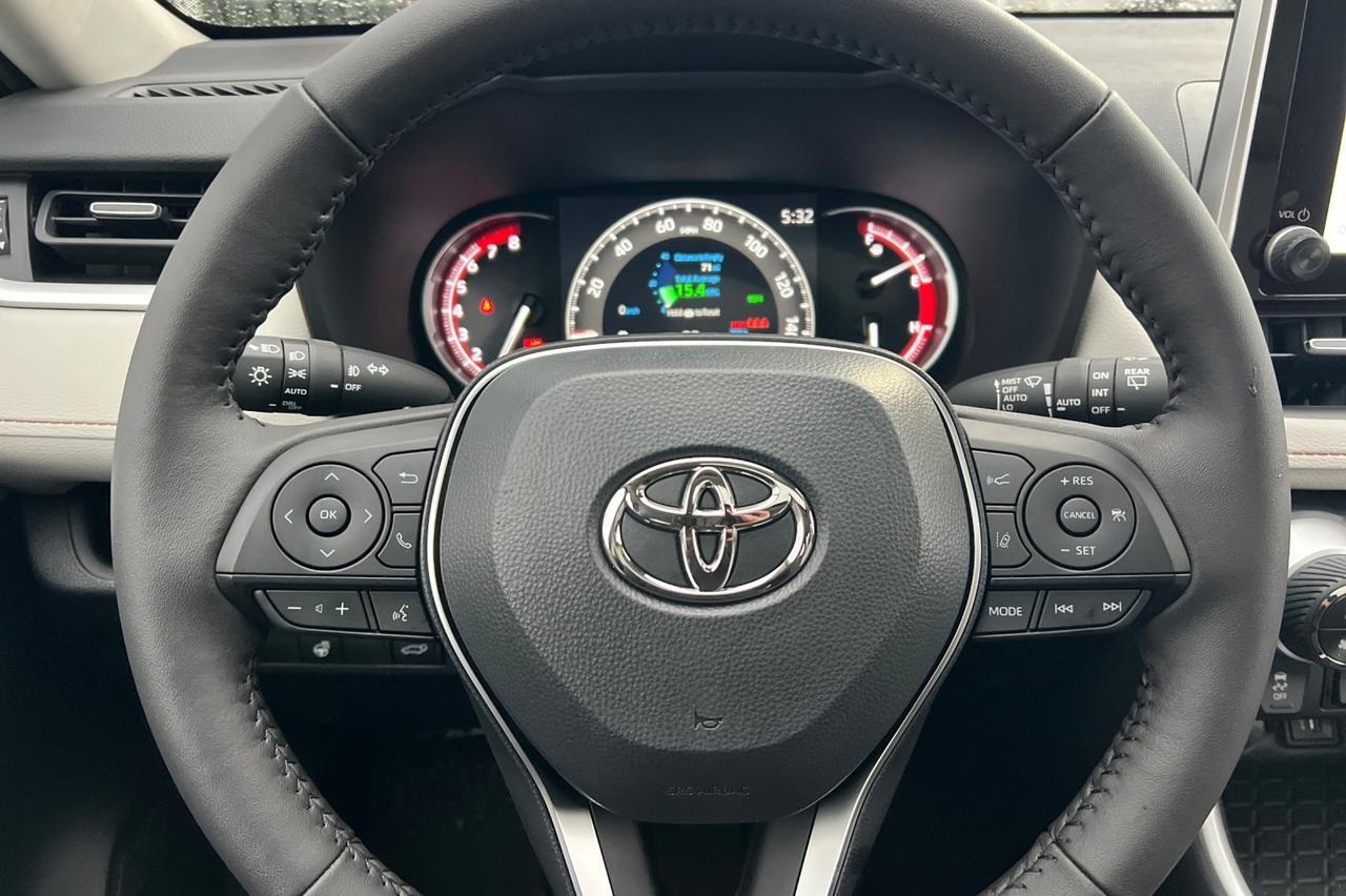 2025 Toyota RAV4 XLE Premium Ontario OR