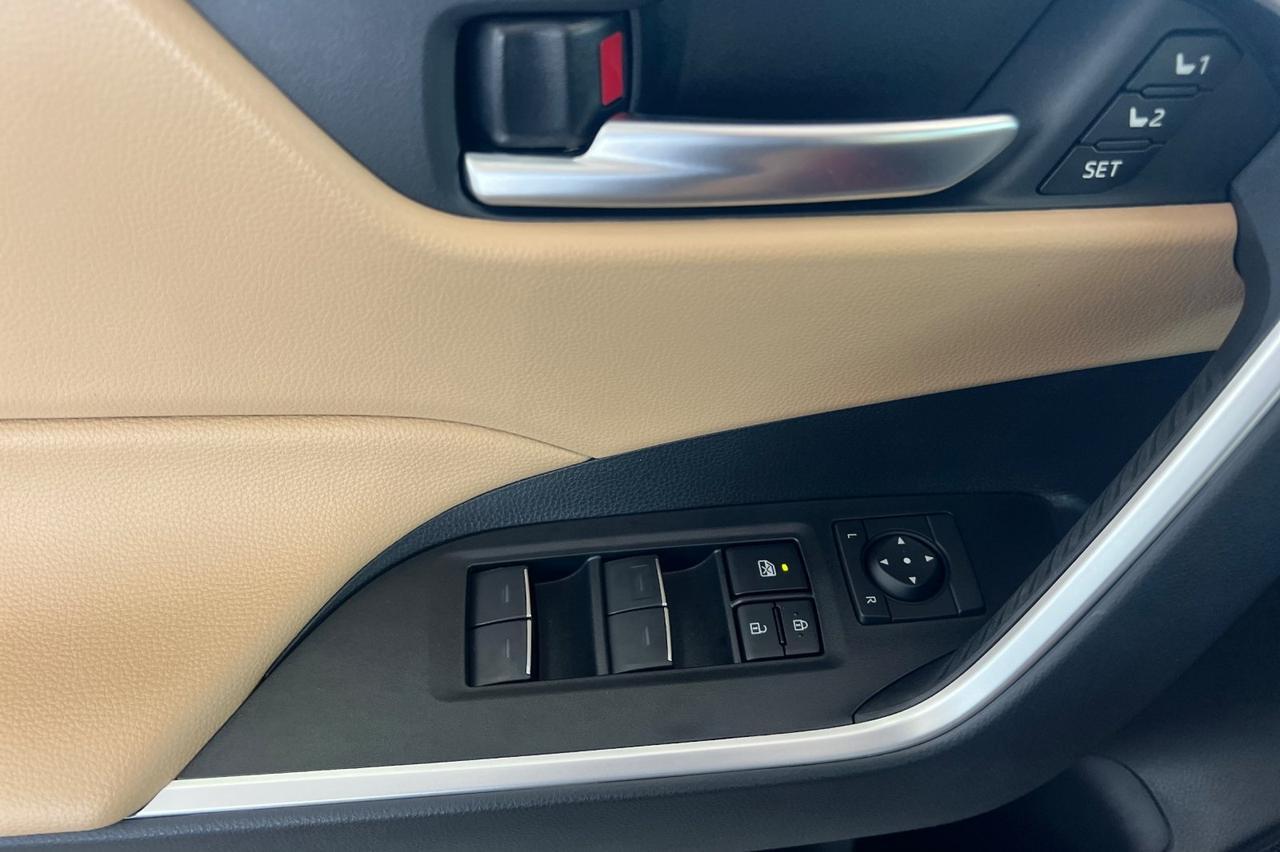 2025 Toyota RAV4 XLE Premium Ontario OR