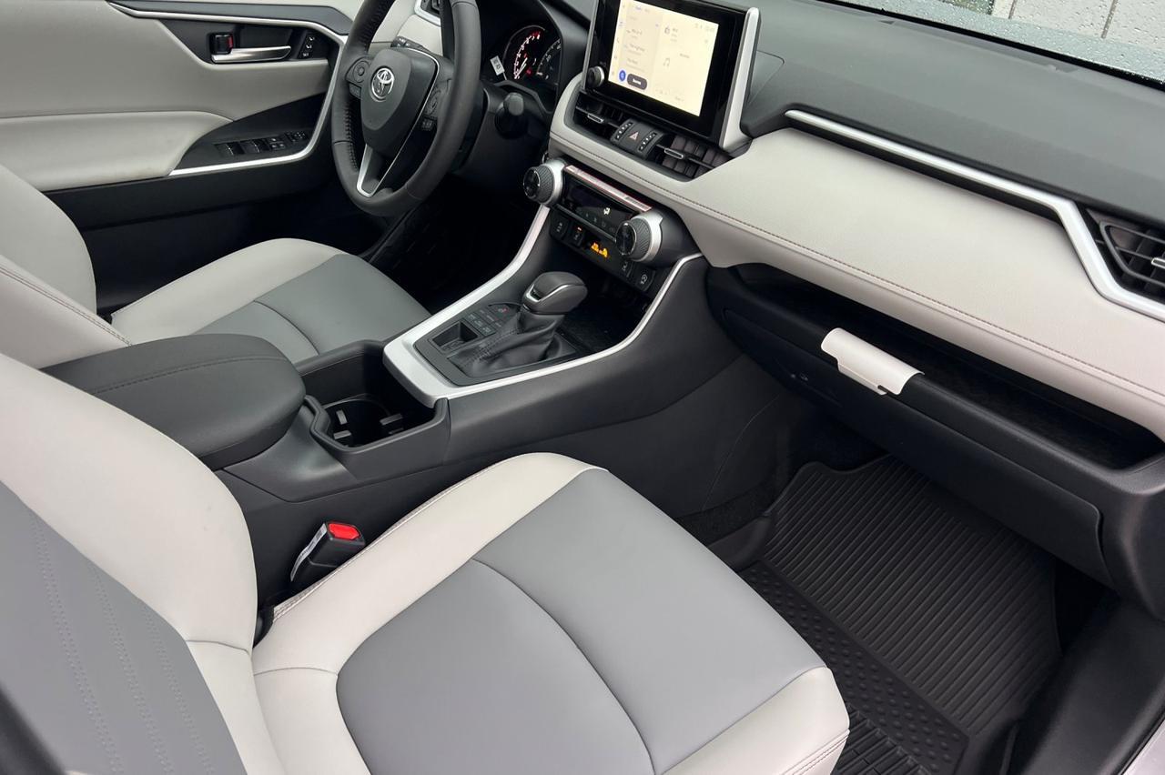 2025 Toyota RAV4 XLE Premium Ontario OR